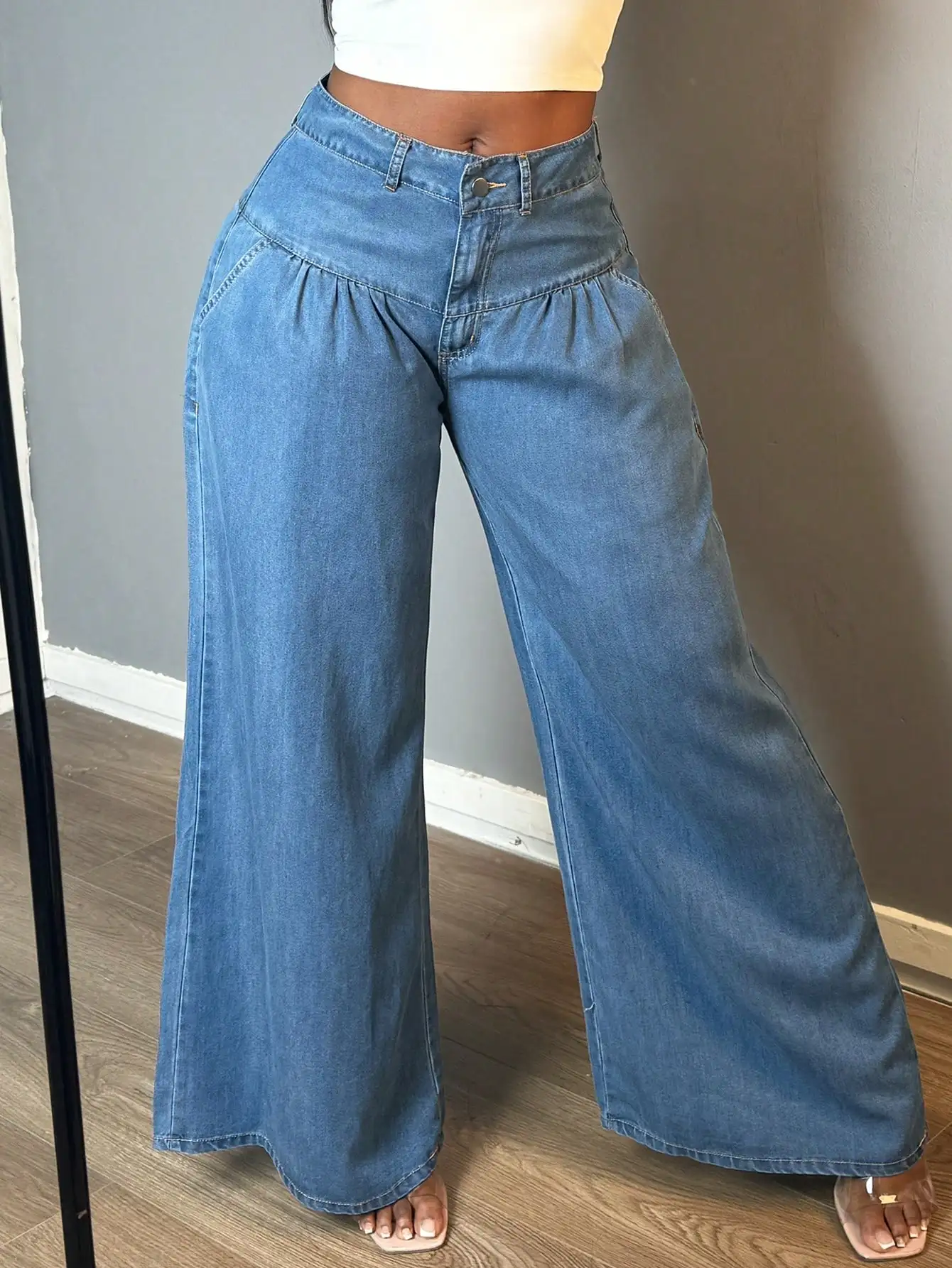 Женские джинсы с высокой талией и широкими штанинами — свободный крой, застежка на пуговицы и молнии, повседневные элегантные брюки
Женские джинсы с высокой талией и широкими штанинами — свободный крой, застежка на пуговицы и молнии, повседневные элегантные брюки