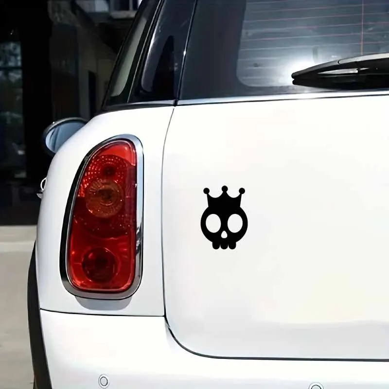 1 шт., черный уникальный стиль, корона, череп, сделай сам, виниловая наклейка для окна автомобиля, аксессуары для ноутбуков
1 шт., черный уникальный стиль, корона, череп, сделай сам, виниловая наклейка для окна автомобиля, аксессуары для ноутбуков