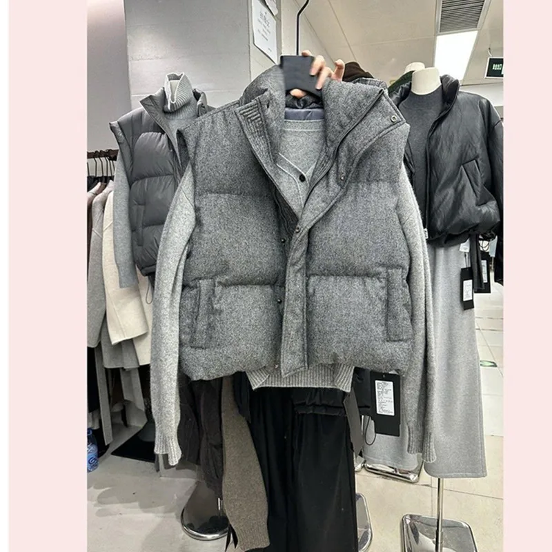 Корейская шикарная уличная одежда, персонализированный жилет, короткие парки, повседневное элегантное пальто, высокие универсальные женские жилеты, куртки
Корейская шикарная уличная одежда, персонализированный жилет, короткие парки, повседневное элегантное пальто, высокие универсальные женские жилеты, куртки