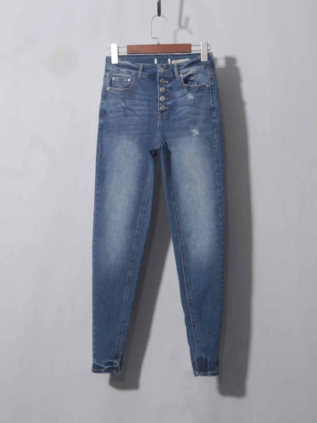 Slim Fit Blue Denim Jeans High Waist Women's Elastic Waistband Button Closure Straight Leg Trousers Trendy Cotton Casual Pants
Slim Fit Blue Denim Jeans High Waist Women's Elastic Waistband Button Closure Straight Leg Trousers Trendy Cotton Casual Pants