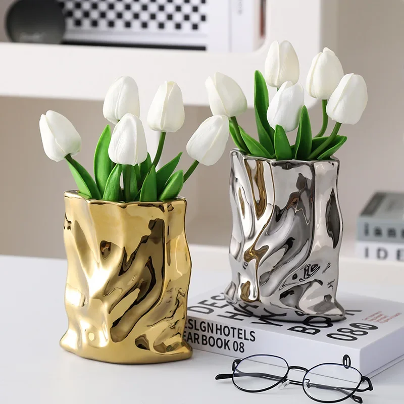 Nordic Ceramic Irregular Vase Electroplating Vase Living Room Office Decoration Simple Modern Flower Arrangement Home Decoration
Nordic Ceramic Irregular Vase Electroplating Vase Living Room Office Decoration Simple Modern Flower Arrangement Home Decoration