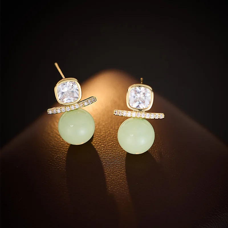 Simple jade-like micro-inlaid zircon stud earrings s925 silver needle, a light luxury style, versatile and personalized earrings
Simple jade-like micro-inlaid zircon stud earrings s925 silver needle, a light luxury style, versatile and personalized earrings