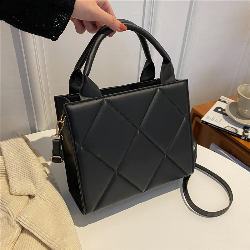 2025 New Fashion Summer New Simple Ins Diamond Tote Bag Large Capacity Single Shoulder Crossbody Bag
2025 New Fashion Summer New Simple Ins Diamond Tote Bag Large Capacity Single Shoulder Crossbody Bag