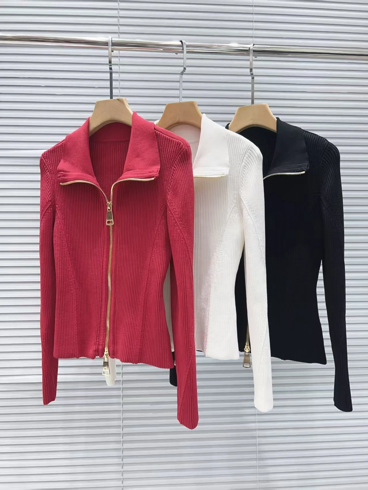 Вязаный кардиган Ele Long Sve для женщин: комфортный, универсальный, приталенный, на молнии, модный, весна 2026
Вязаный кардиган Ele Long Sve для женщин: комфортный, универсальный, приталенный, на молнии, модный, весна 2026