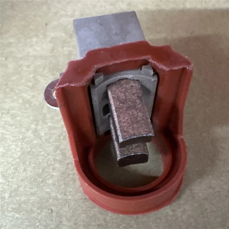 Для Toyota Honda Subaru Suzuki 27370-35060, 27370-58320 27370-54450 Совместимый автомобильный генератор Держатель угольной щетки
Для Toyota Honda Subaru Suzuki 27370-35060, 27370-58320 27370-54450 Совместимый автомобильный генератор Держатель угольной щетки