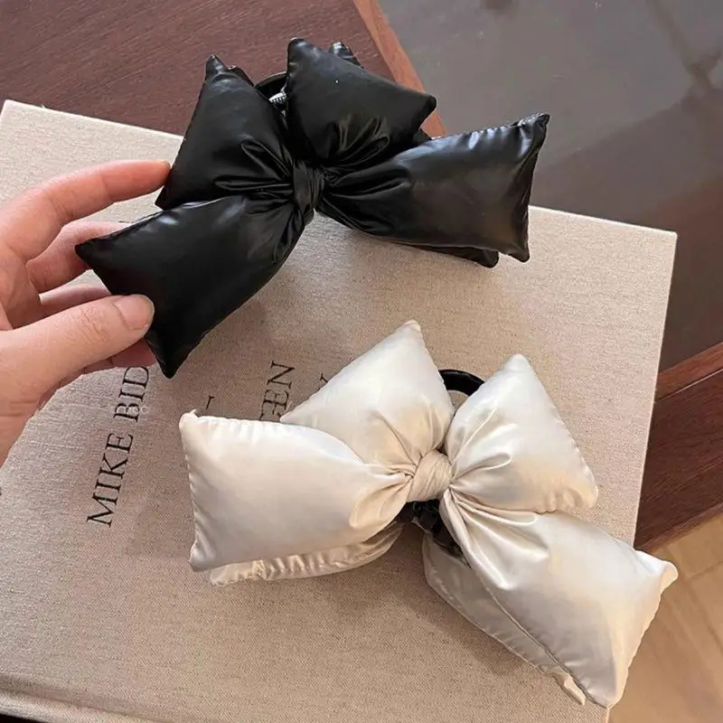 Black Pu Leather Statement Bow Hair Clip 3D Cotton Filled Bow Knot Hair Clip Claw Large Hairpin Bang Hairpin Hair Accessories
Black Pu Leather Statement Bow Hair Clip 3D Cotton Filled Bow Knot Hair Clip Claw Large Hairpin Bang Hairpin Hair Accessories