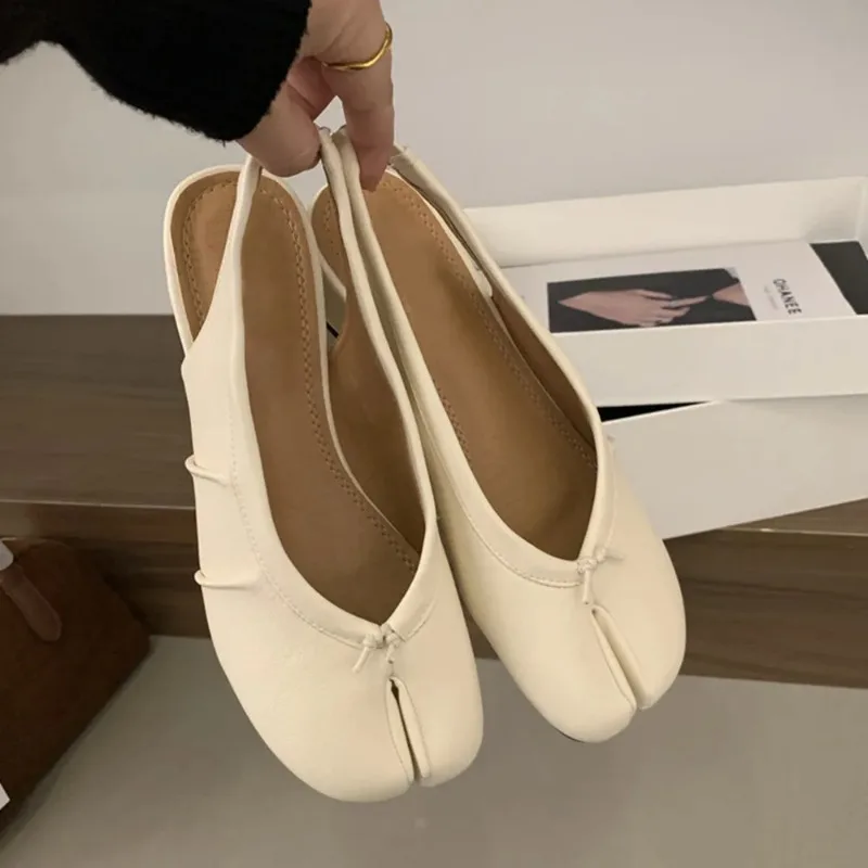 YNPO 2026 New Women's Soft Leather Tabi Split-Toe Slingback Pumps 3cm Low Heel Spring Summer Casual Ballet Shoes for Daily Wear
YNPO 2026 New Women's Soft Leather Tabi Split-Toe Slingback Pumps 3cm Low Heel Spring Summer Casual Ballet Shoes for Daily Wear