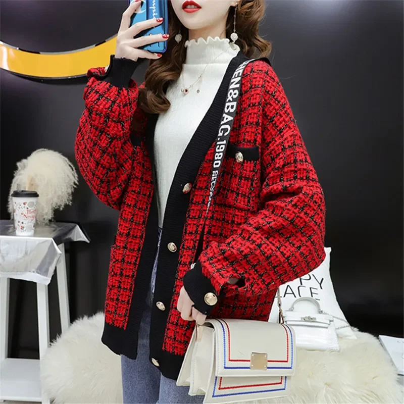 Plaid Knitted Sweater Women Cardigan Tops Loose Jumper Ladies Spring Autumn Vintage 3 Color V Neck Big Pocket Knitwear Female
Plaid Knitted Sweater Women Cardigan Tops Loose Jumper Ladies Spring Autumn Vintage 3 Color V Neck Big Pocket Knitwear Female