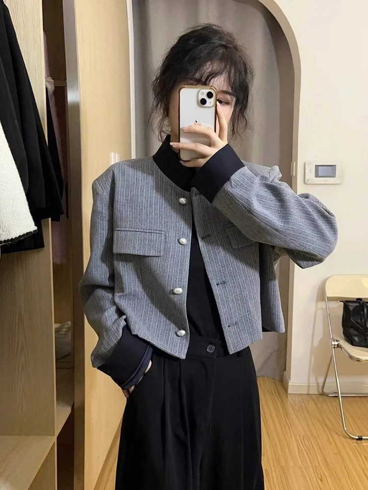 Chic Style Short Blazer Women's Spring and Autumn 2023 High-End Contrast Stitching Loose Jacket Female Office Lady Top Hot Sale
Chic Style Short Blazer Women's Spring and Autumn 2023 High-End Contrast Stitching Loose Jacket Female Office Lady Top Hot Sale
