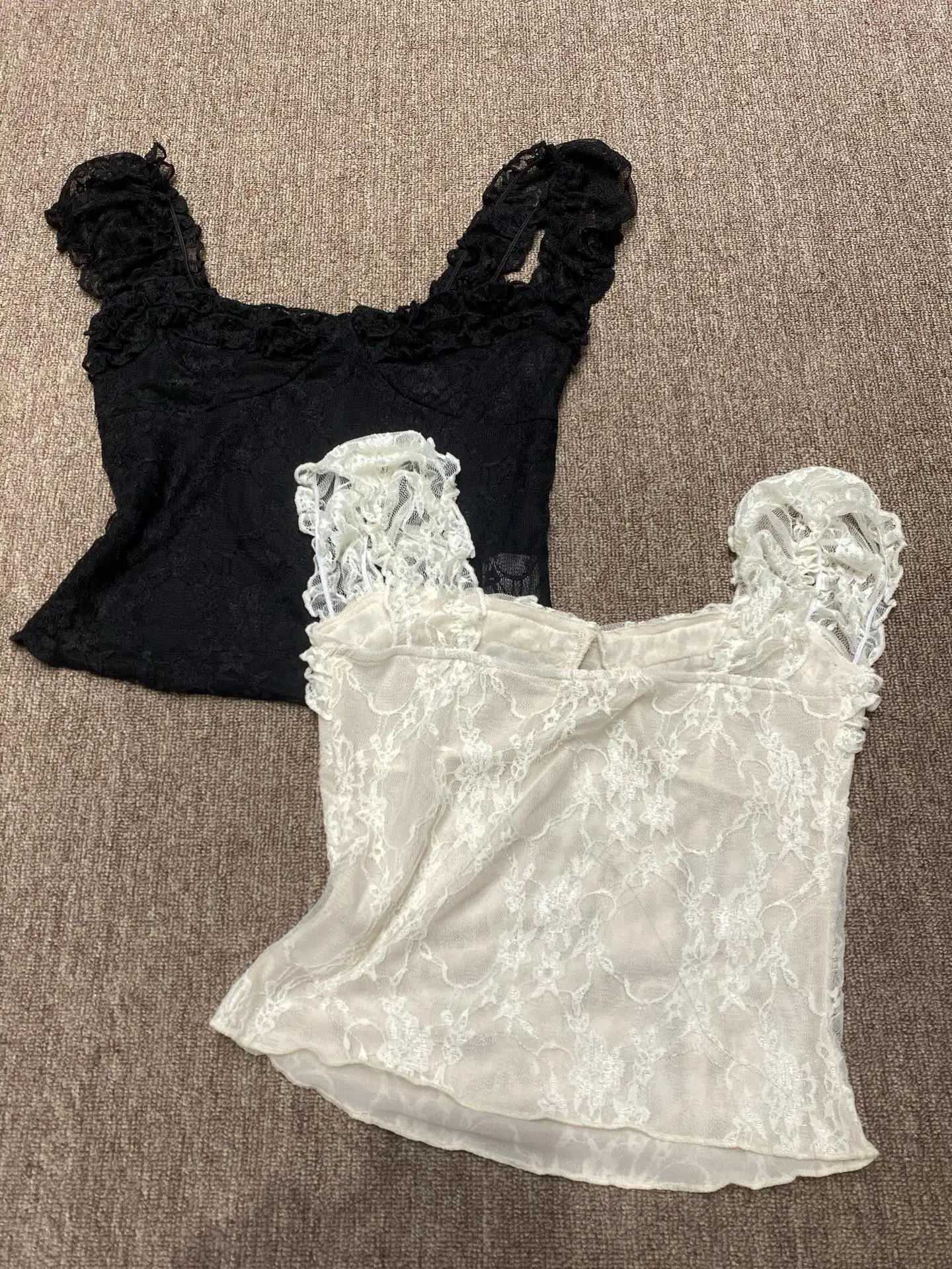 Retro Lace Halter Top Women's Lightweight Breathable Slimming Sweet Style Summer Fashion Commute Style Polyester Fiber
Retro Lace Halter Top Women's Lightweight Breathable Slimming Sweet Style Summer Fashion Commute Style Polyester Fiber