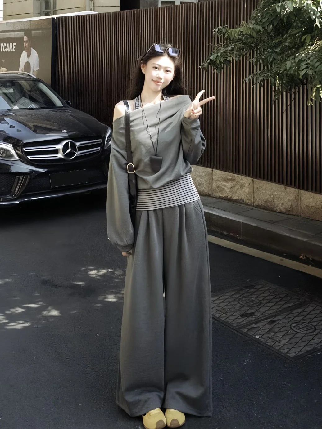 Gray Asymmetrical Shoulder Wide Leg Pants Set Women's Spring Autumn Korean Style Lazy Fashion Two Piece Suit Casual Wear
Gray Asymmetrical Shoulder Wide Leg Pants Set Women's Spring Autumn Korean Style Lazy Fashion Two Piece Suit Casual Wear