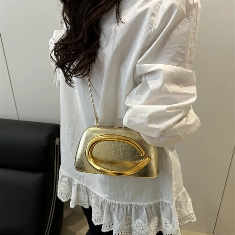 Роскошная женская сумка через плечо, изготовленная из кожи премиум-класса, высококачественная, знаменитая, легкая, изысканный вид для поездок на работу
Роскошная женская сумка через плечо, изготовленная из кожи премиум-класса, высококачественная, знаменитая, легкая, изысканный вид для поездок на работу 