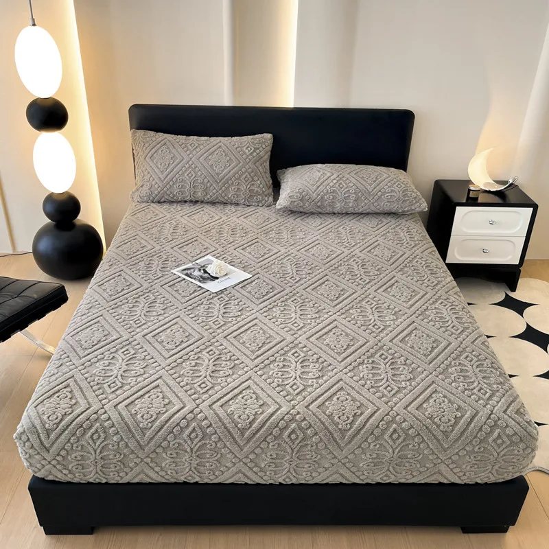 Solid Color Jaqucard Fitted Sheet Set Retro European Style Milk Velvet Mattress Cover Winter Warm Bedding Set with Pillowcases
Solid Color Jaqucard Fitted Sheet Set Retro European Style Milk Velvet Mattress Cover Winter Warm Bedding Set with Pillowcases