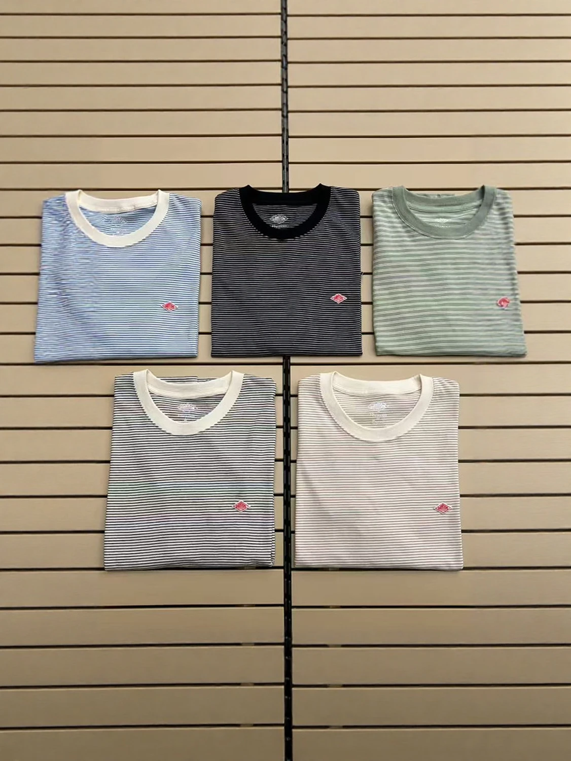 Summer New Style Japanese Embroidered Color Block Striped Short Sleeve Pure Cotton Casual Versatile Women's T Shirt Top
Summer New Style Japanese Embroidered Color Block Striped Short Sleeve Pure Cotton Casual Versatile Women's T Shirt Top
