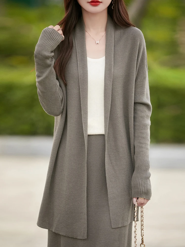 New Blend Wool Material Medium Long Knitted Cardigan Loose Casual Sweater Jacket Lazy Style Wool Sweater V-neck Shawl Top
New Blend Wool Material Medium Long Knitted Cardigan Loose Casual Sweater Jacket Lazy Style Wool Sweater V-neck Shawl Top