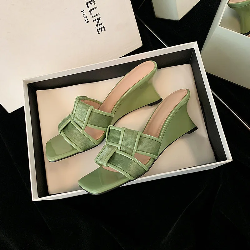 MKKHOU Fashion Pumps New High Quality Genuine Leather Square Head Slope Heel Slippers Summer High Heels Women's Shoes
MKKHOU Fashion Pumps New High Quality Genuine Leather Square Head Slope Heel Slippers Summer High Heels Women's Shoes