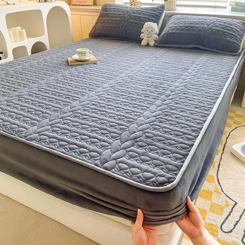 Thick Milk Fleece Padded Mattress Topper Skin Friendly Soft Warm Winter Bedspread Solid Color Bed Sheath for Simmons Home Use XL
Thick Milk Fleece Padded Mattress Topper Skin Friendly Soft Warm Winter Bedspread Solid Color Bed Sheath for Simmons Home Use XL