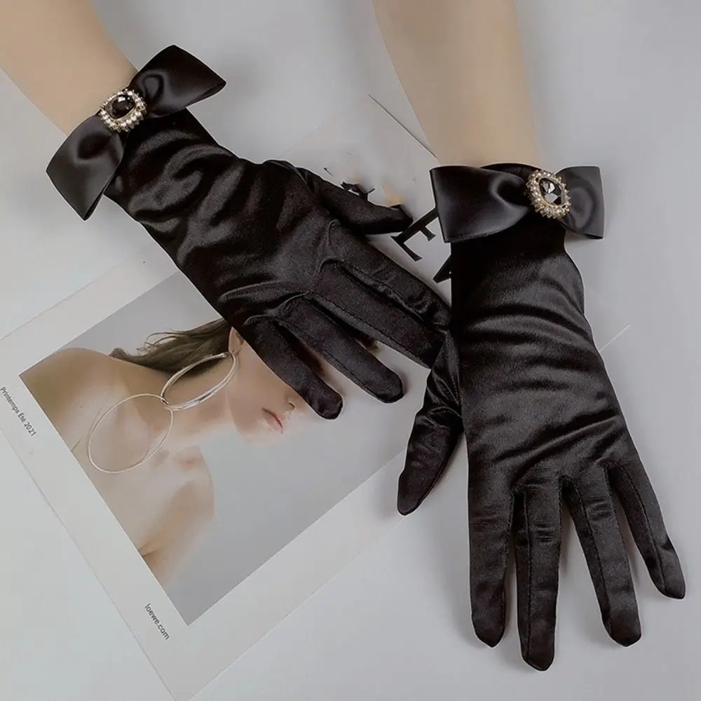 Protection Rhinestone Bowknot Photography Accessories Black White Satin Mittens Bow Gloves Wedding Bridal Gloves Women Gloves
Protection Rhinestone Bowknot Photography Accessories Black White Satin Mittens Bow Gloves Wedding Bridal Gloves Women Gloves