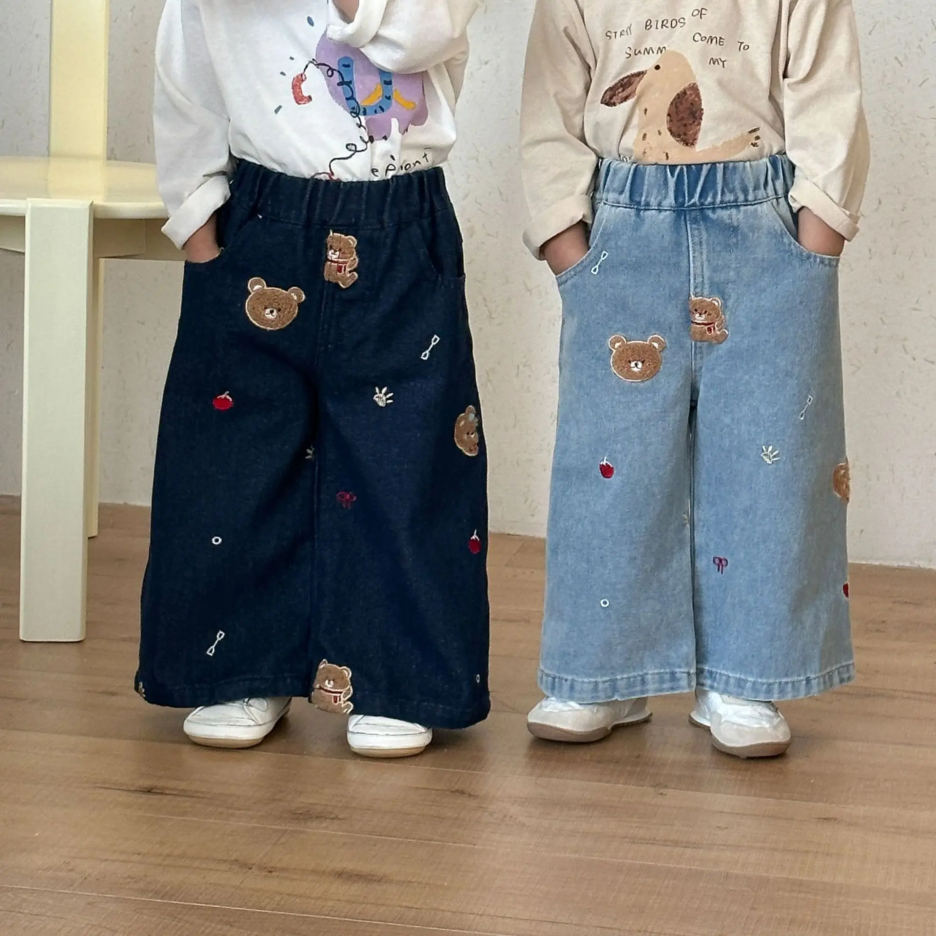 Children's Jeans 2026 Spring Autumn Korean Straight Bear Toddler Boys Jeans Baby Casual Denim Trousers Kids Girls Wide Leg Pants
Children's Jeans 2026 Spring Autumn Korean Straight Bear Toddler Boys Jeans Baby Casual Denim Trousers Kids Girls Wide Leg Pants