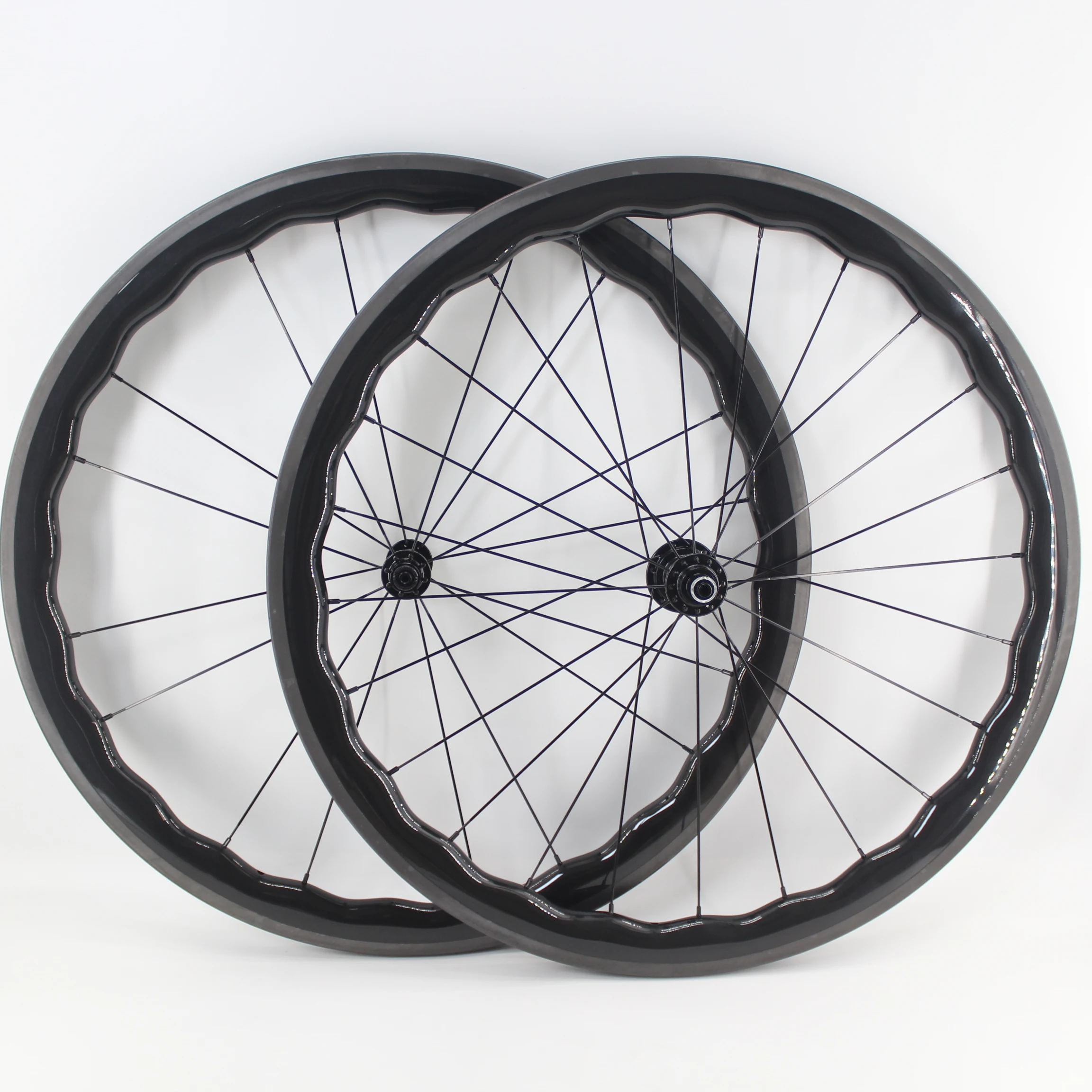 700C Racing Road Bike UD Full Carbon Fibre Bicycle Wheelset Carbon clincher tubeless rim Brake wheelset lightest wave 25mm width
700C Racing Road Bike UD Full Carbon Fibre Bicycle Wheelset Carbon clincher tubeless rim Brake wheelset lightest wave 25mm width