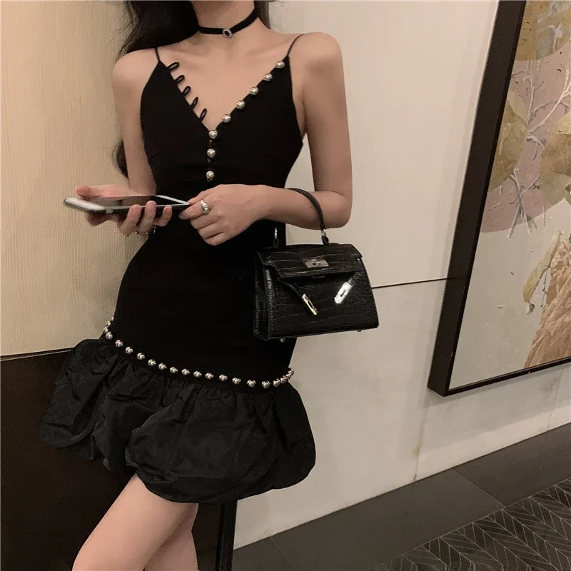 Fashionable Black Dress Women Chic Design Retro V-neck Beading Short Mermaid Dress Sexy Zipper Back Woolen Fluffy Party Dresses
Fashionable Black Dress Women Chic Design Retro V-neck Beading Short Mermaid Dress Sexy Zipper Back Woolen Fluffy Party Dresses