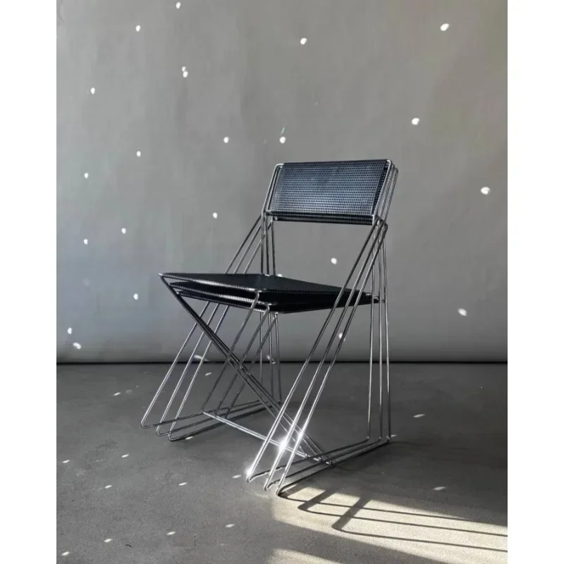 Штабелируемое компактное кресло Bauhaus в индустриальном стиле
Штабелируемое компактное кресло Bauhaus в индустриальном стиле