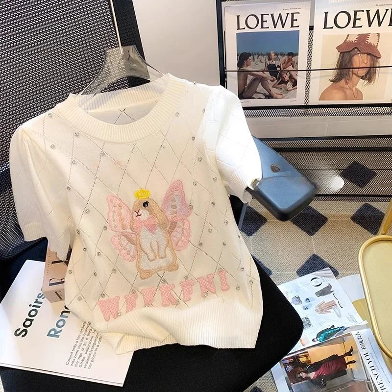 Luxury Diamond Embroidery Knitted T-Shirt Summer Short Sleeve Tops Design Women's Clothing Trend Knitwear Pullover Tees White
Luxury Diamond Embroidery Knitted T-Shirt Summer Short Sleeve Tops Design Women's Clothing Trend Knitwear Pullover Tees White