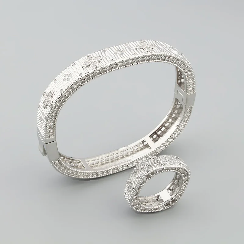 Bobokiki Jewelry Fashion Brushed Flowers Titanium Steel Micro-Inlaid AAA Zircon Bracelet Ring Luxury Retro Suit
Bobokiki Jewelry Fashion Brushed Flowers Titanium Steel Micro-Inlaid AAA Zircon Bracelet Ring Luxury Retro Suit