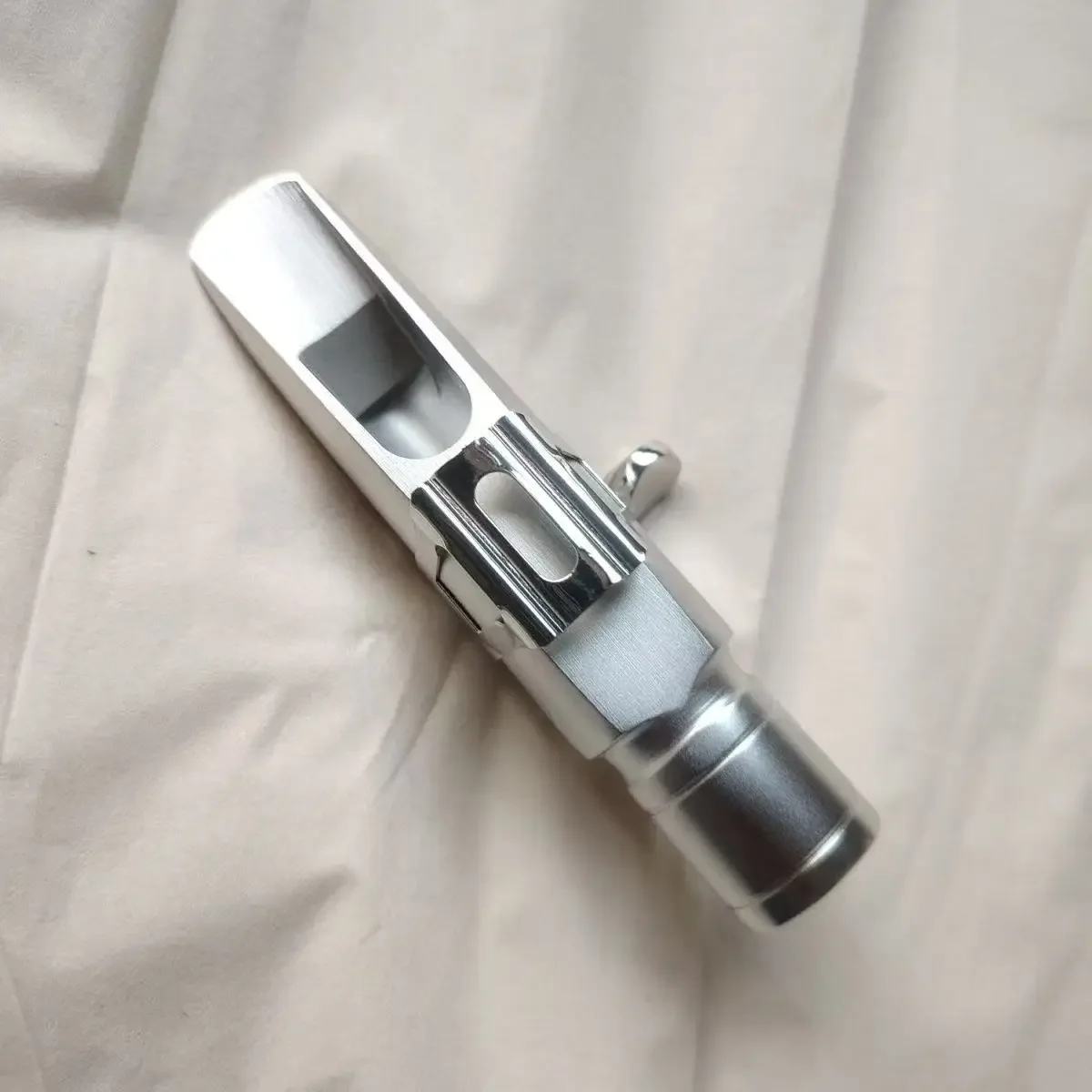 High Quality Frost Polishing Nickel Plated Tenor Sax Mouthpiece Durable Clear Tone Sax Accessories
High Quality Frost Polishing Nickel Plated Tenor Sax Mouthpiece Durable Clear Tone Sax Accessories