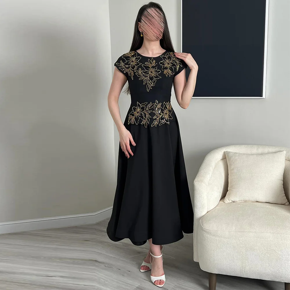 Customized Black Crew Neck Short Sleeves Evening Dress Elegant A-Line Homecoming Dress High Quality Beading Celebrity Gowns
Customized Black Crew Neck Short Sleeves Evening Dress Elegant A-Line Homecoming Dress High Quality Beading Celebrity Gowns