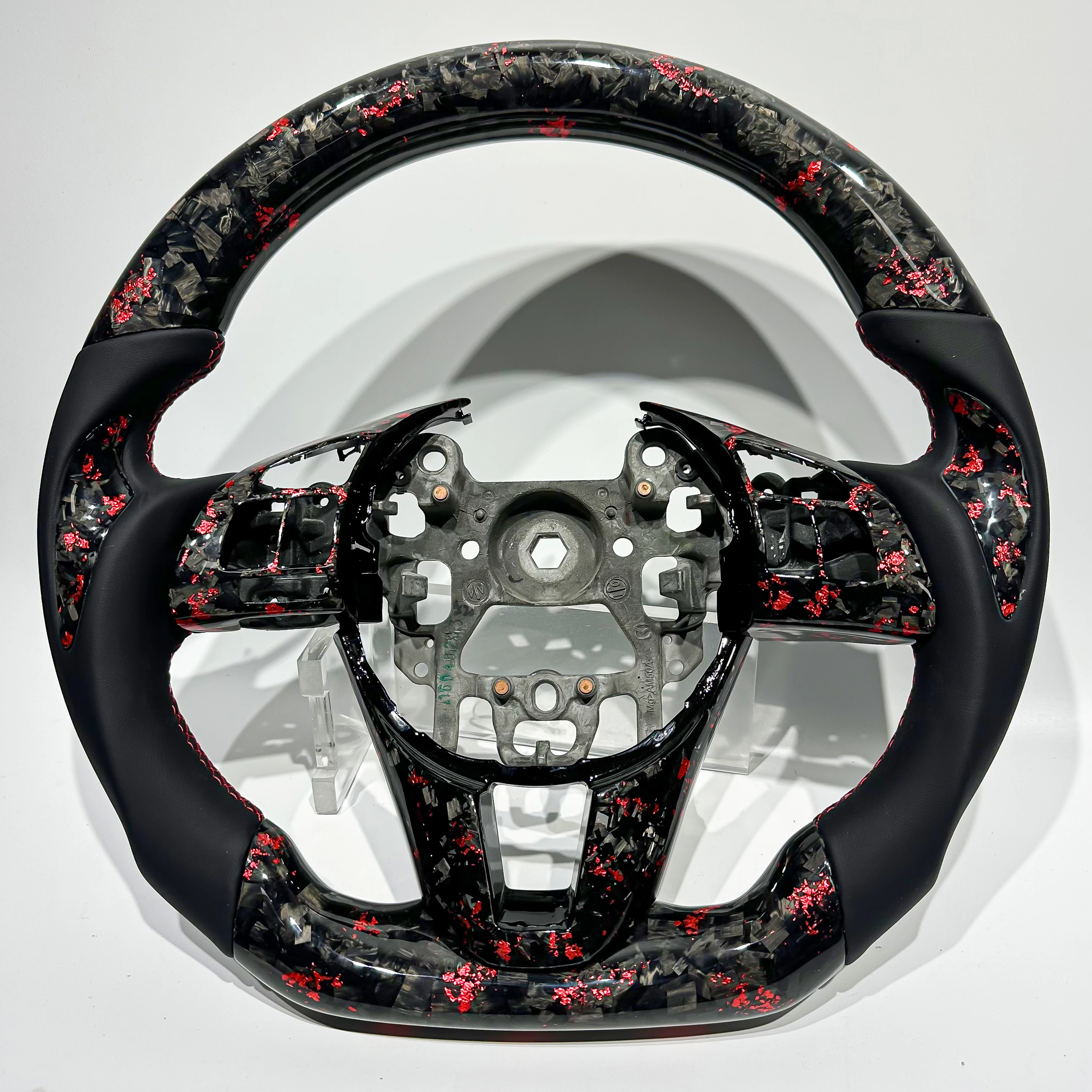 Handcrafted red carbon fiber steering wheel for Mazda 6 Atenza Axela CX-4 CX-5
Handcrafted red carbon fiber steering wheel for Mazda 6 Atenza Axela CX-4 CX-5