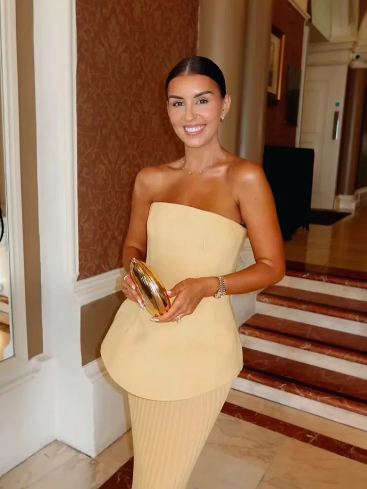 Elegant Solid Pleated Skirts Sets Backless Off Shoulder Slim Fit Women Tops Elastic Waist Skirt New Summer Lady Evening Outfits
Elegant Solid Pleated Skirts Sets Backless Off Shoulder Slim Fit Women Tops Elastic Waist Skirt New Summer Lady Evening Outfits