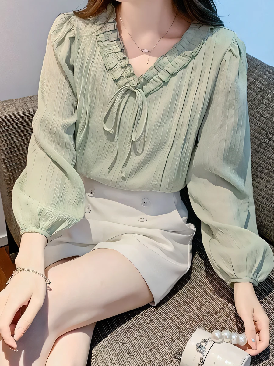 Chic Early Autumn Women's Chiffon Top Textured Bubble Sleeve Shirt Korean Style V-neck Lantern Sleeve Loose Fit Polyester
Chic Early Autumn Women's Chiffon Top Textured Bubble Sleeve Shirt Korean Style V-neck Lantern Sleeve Loose Fit Polyester
