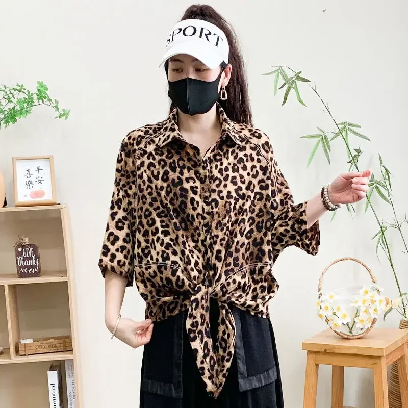 Летняя рубашка с летучей мышью и средними рукавами, рубашка с леопардовым принтом, женская рубашка для мам среднего возраста, нерегулярная солнцезащитная рубашка XT1048
Летняя рубашка с летучей мышью и средними рукавами, рубашка с леопардовым принтом, женская рубашка для мам среднего возраста, нерегулярная солнцезащитная рубашка XT1048