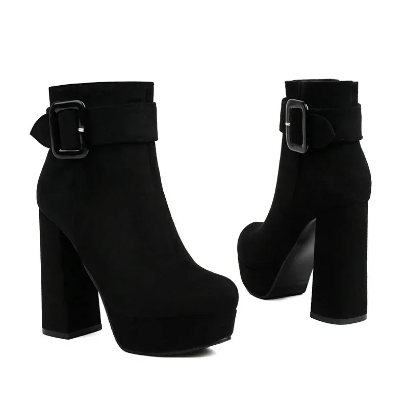 Flock Faux Suede Red Black Round Toe Women Shoes Wide Big Buckle Belt Block High Heels Ankle Fashion Winter Warn Platform Boots
Flock Faux Suede Red Black Round Toe Women Shoes Wide Big Buckle Belt Block High Heels Ankle Fashion Winter Warn Platform Boots