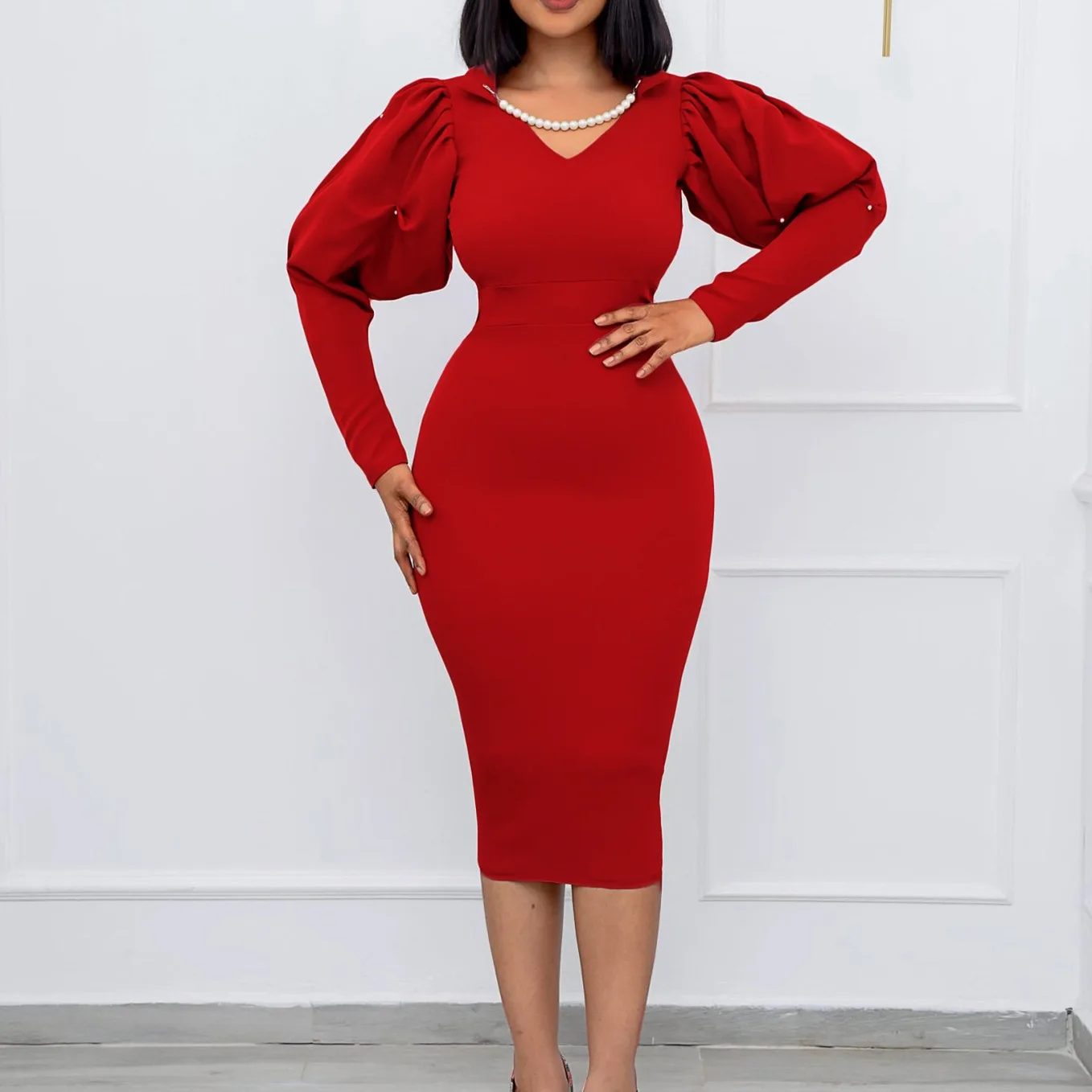 D2532024 New Solid Color Bead Wrapped Hip Tight Pearl Hanging Neck Large Dress
D2532024 New Solid Color Bead Wrapped Hip Tight Pearl Hanging Neck Large Dress