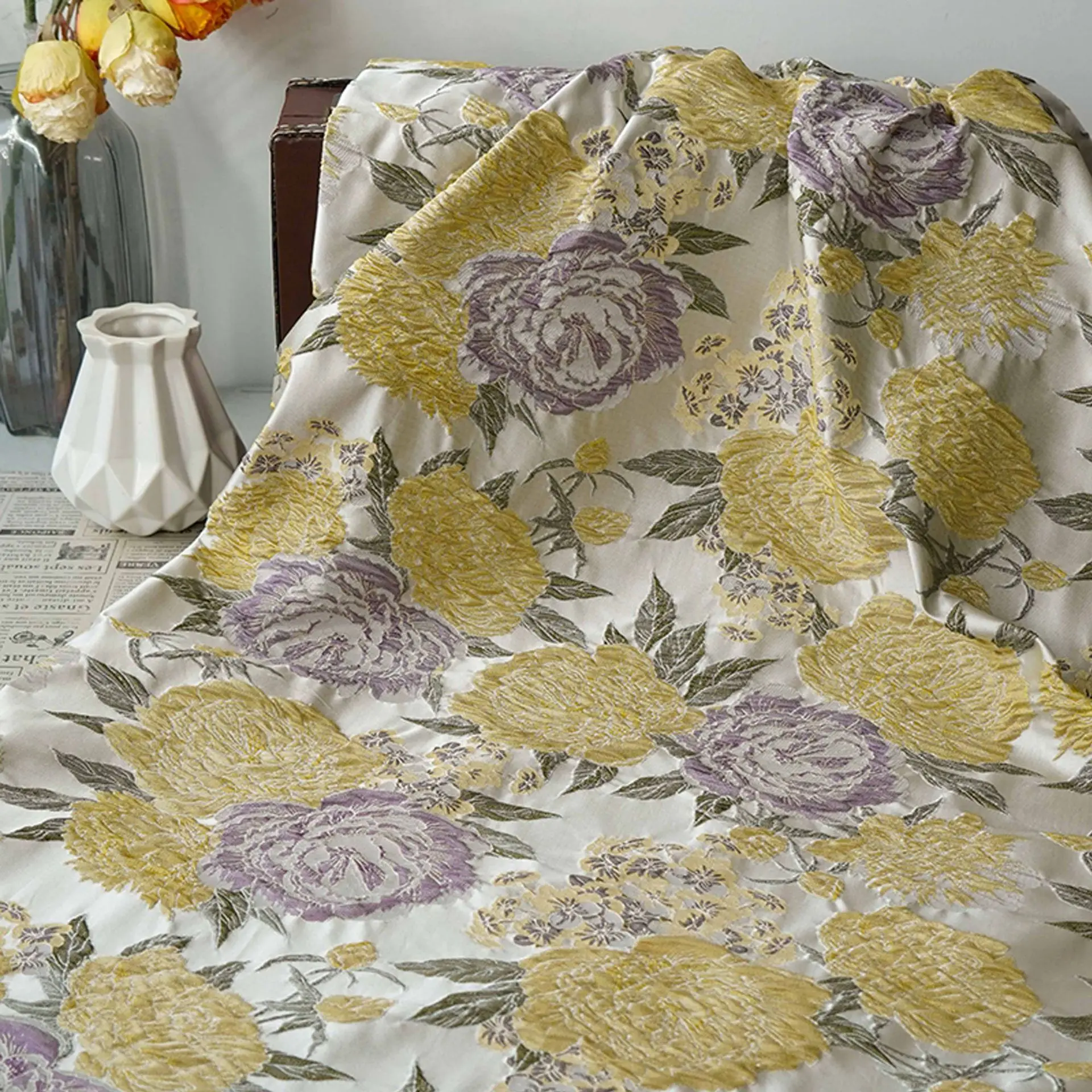 Floral Relief Brocade Jacquard Damask Upholstery Fabric Curtains Dining Chair Cover Home Decoration Pillow Cushion Materials
Floral Relief Brocade Jacquard Damask Upholstery Fabric Curtains Dining Chair Cover Home Decoration Pillow Cushion Materials