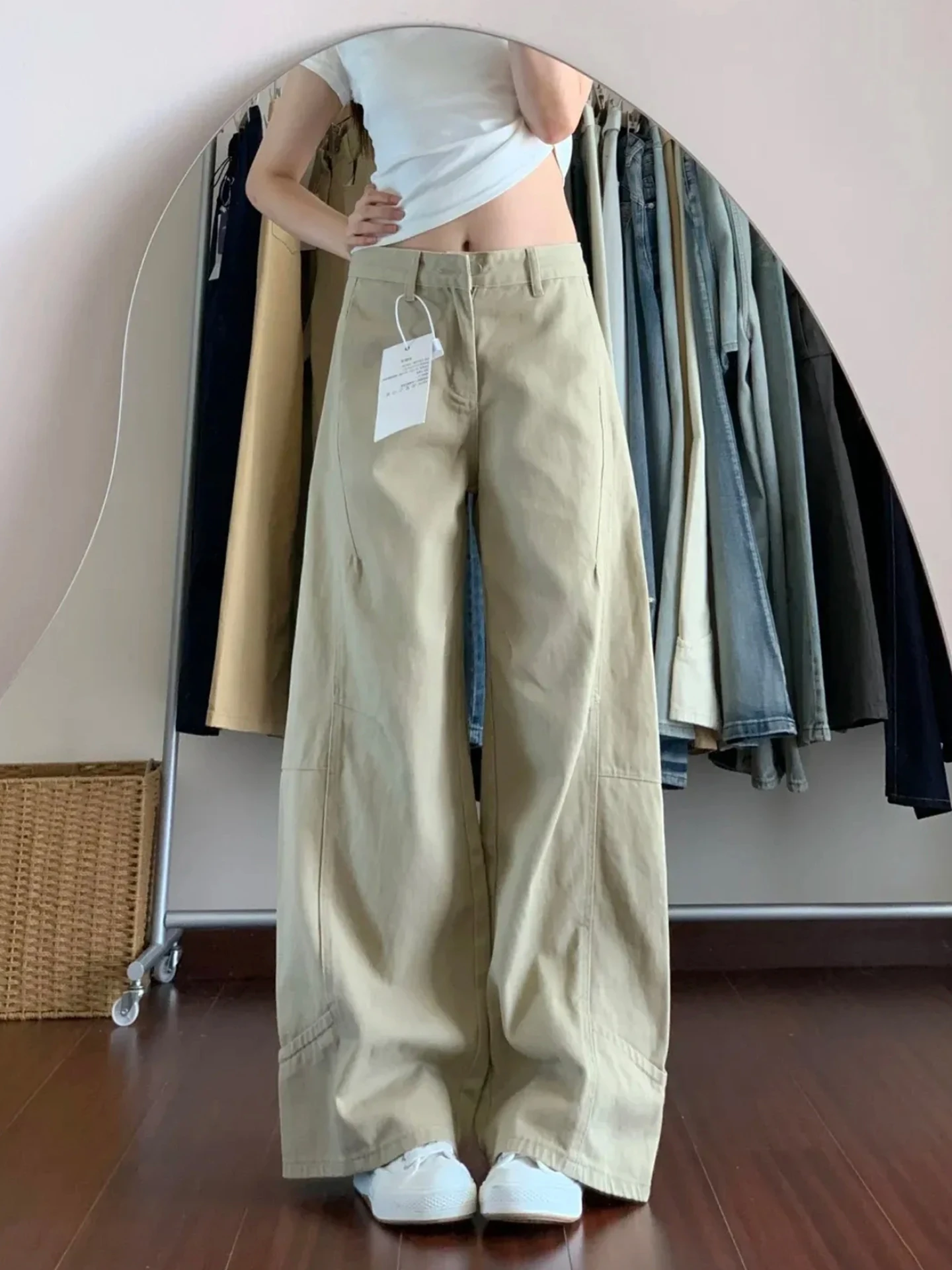 Retro American Khaki Wide Leg Denim Jeans Women's High Waist Drape Loose Knife Straight Tube Pants Autumn New Style Casual Co...
Retro American Khaki Wide Leg Denim Jeans Women's High Waist Drape Loose Knife Straight Tube Pants Autumn New Style Casual Co...