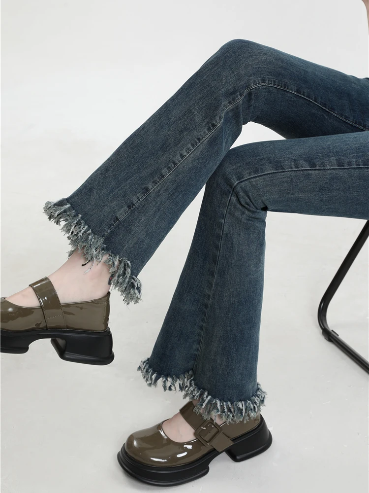 Retro Frayed Hem High Waist Bell Bot Jeans Women plus Size Summer Slimming Long Pants Deep Blue Color Spring 2023 Collection
Retro Frayed Hem High Waist Bell Bot Jeans Women plus Size Summer Slimming Long Pants Deep Blue Color Spring 2023 Collection