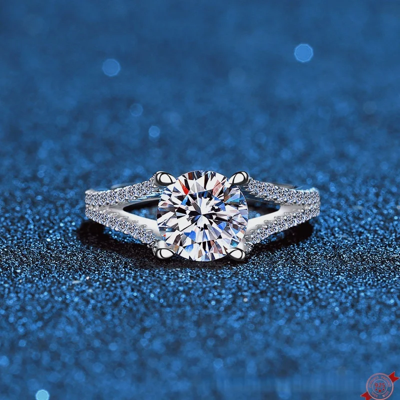 2.0ct Moissanite S925 Silver Rings for Women Plated Platinum Four Claws Inlay Wedding Diamond Band Trendy Jewelry Wholesale
2.0ct Moissanite S925 Silver Rings for Women Plated Platinum Four Claws Inlay Wedding Diamond Band Trendy Jewelry Wholesale