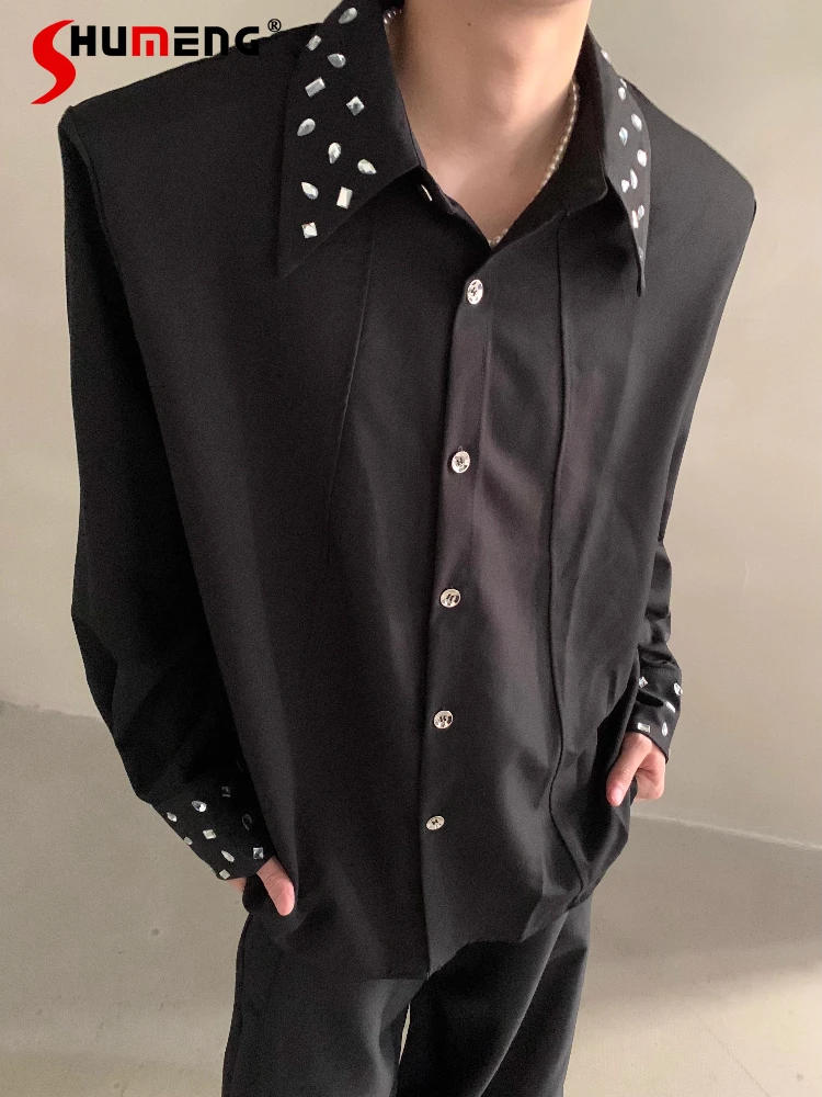 Мужские осенние новые высококачественные легкие роскошные стильные рубашки с мягкими плечами и бриллиантами, модная мужская рубашка с длинным рукавом
Мужские осенние новые высококачественные легкие роскошные стильные рубашки с мягкими плечами и бриллиантами, модная мужская рубашка с длинным рукавом