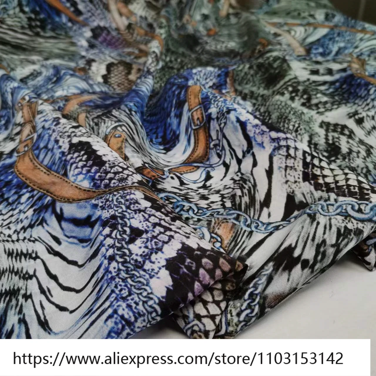 Summer Light and Slightly Transparent Big Animal Pattern Silk Crepe De Chine Fabric Breathable Skirt Fashion
Summer Light and Slightly Transparent Big Animal Pattern Silk Crepe De Chine Fabric Breathable Skirt Fashion