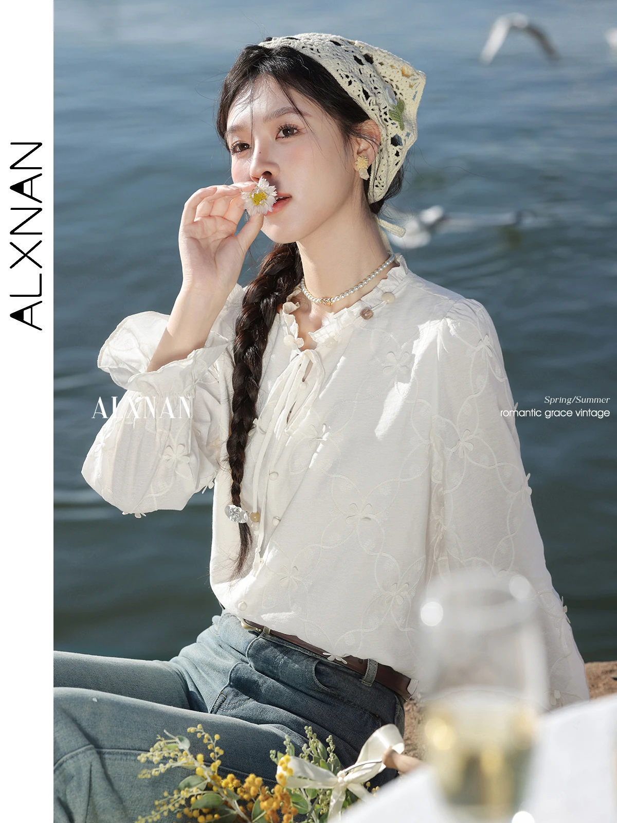 ALXNAN Off White Women's Shirt 2025 New Spring Elegant Blouses Temperament Slim French Lace Flowers Design Ladies Clothes L52820
ALXNAN Off White Women's Shirt 2025 New Spring Elegant Blouses Temperament Slim French Lace Flowers Design Ladies Clothes L52820