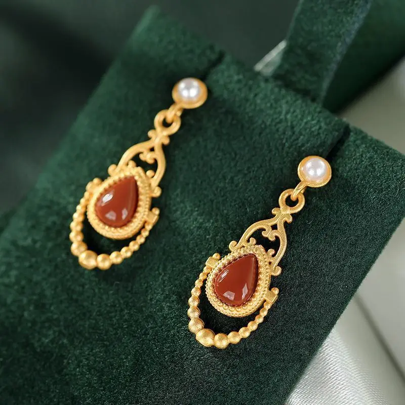 Light luxury southern red tourmaline water drops earings for women exquisite pearl inlaid Ear Studs palace style jewelry
Light luxury southern red tourmaline water drops earings for women exquisite pearl inlaid Ear Studs palace style jewelry