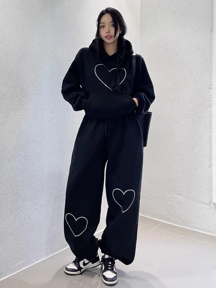 Korean chic autumn Spring 2025 French embellished hooded sweatshirt+asymmetrical heart-shaped casual pants set Two Piece sets
Korean chic autumn Spring 2025 French embellished hooded sweatshirt+asymmetrical heart-shaped casual pants set Two Piece sets