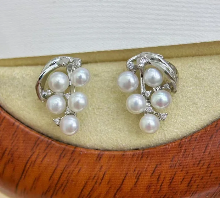 Очаровательные серьги из культивированного жемчуга белого цвета
Очаровательные серьги из культивированного жемчуга белого цвета
