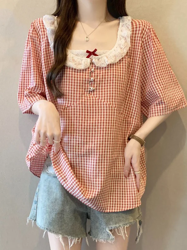 Pink Lace Trim Shoulder Plaid Shirt Women's Summer New Large Size Doll Shirt Anti-Aging Top Korean Style Loose Fit Commute Wind
Pink Lace Trim Shoulder Plaid Shirt Women's Summer New Large Size Doll Shirt Anti-Aging Top Korean Style Loose Fit Commute Wind