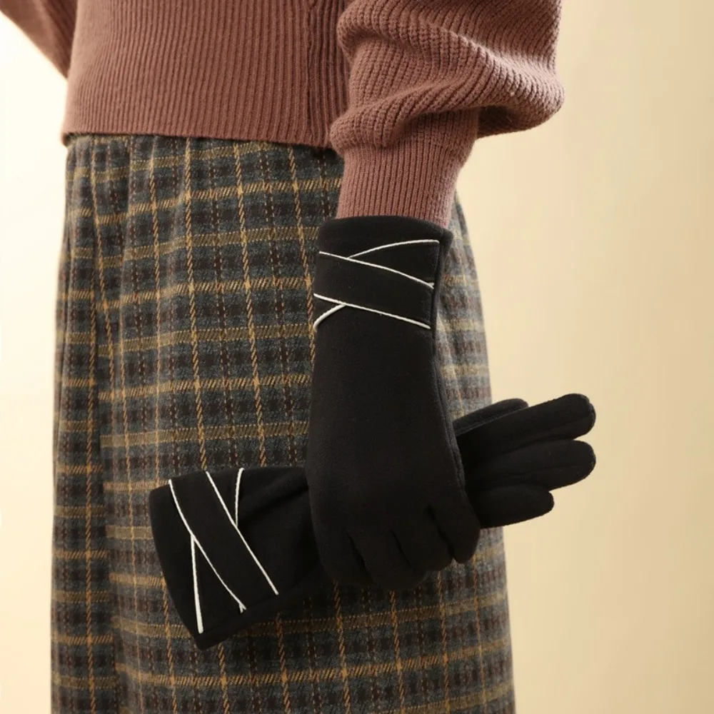 Vintage Thickened Women Suede Gloves Plush Full Finger Touch Screen Gloves Keep Warm Windproof Winter Mittens Cycling
Vintage Thickened Women Suede Gloves Plush Full Finger Touch Screen Gloves Keep Warm Windproof Winter Mittens Cycling