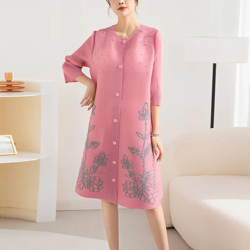 Casual Dresses 2022 Women's Clothing Round Neck Single Breasted Beading Loose A-Line Miyake Pleated Clothes Over The Knees
Casual Dresses 2022 Women's Clothing Round Neck Single Breasted Beading Loose A-Line Miyake Pleated Clothes Over The Knees