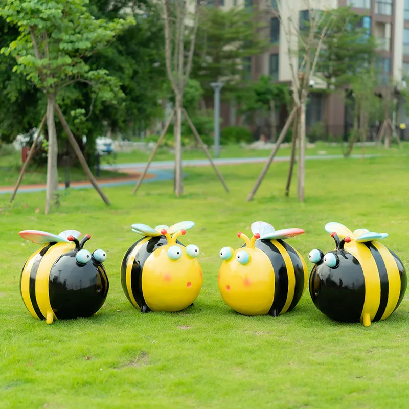 Outdoor cartoon bee sculpture shopping mall kindergarten fiberglass
Outdoor cartoon bee sculpture shopping mall kindergarten fiberglass